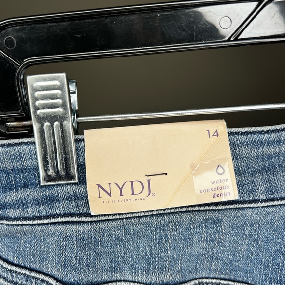 NYDJ Jeans Crop Blue Jeans Lift Tummy Tuck Size 14 NWT Capri - Picture 7 of 11
